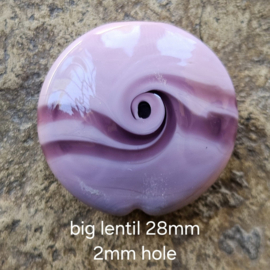 IKRZ0010: Lentil Roze met Swirl Dubbelzijdig, ca 28mm