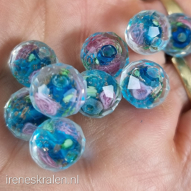 GAq019: FacetKraal Aqua met bloemen, ca 9x11mm