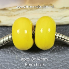 IKGE010: Set van 2x GrootGatKraal LichtGeel, ca 8x14mm (5mm gat)