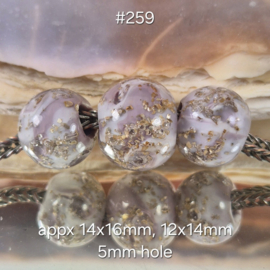 IKPR0002: Set GrootGatKralen SoftViolet & metallic vlokken erin (5mm gat)