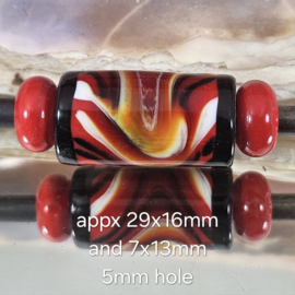 IKRD0101: Set van 3x GrootGatKralen Rood Zwart (5mm gat)