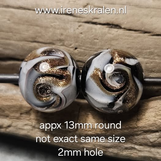 IKZW0020: DuoSet Zwart/Wit/Aventurijn swirls rond, ca 13mm