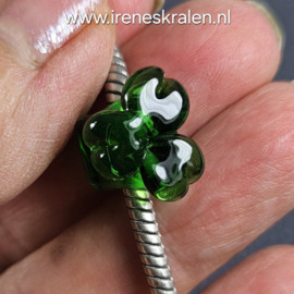 IKGR0031: GrootGatKraal Klavertje, ca 15mm (5mm gat)