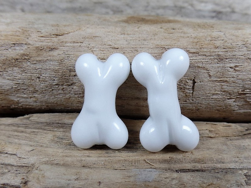 IKZW0133: Pair DogBones White, appx 22mm