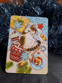 Lekker Kroelen tussen de Kerst Ornamenten ansichtkaart