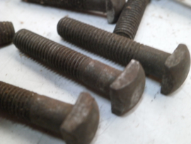 Clutch Spring Studs