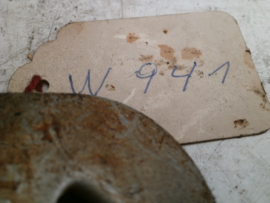 Sprung Hub Spring plate locator
