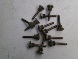 Gearbox Oil Drain & Level Plug