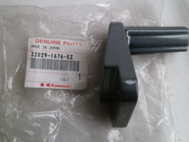 Bracket-Engine RR LH  ZR550