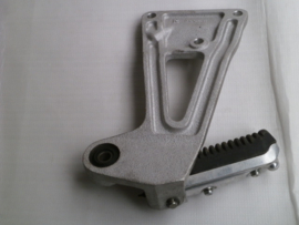 Footrest Assy Pillion RH    GSXR1100