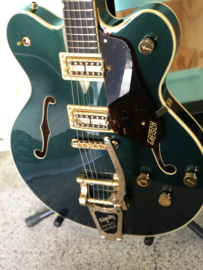 GRETSCH G6609TG PLAYERS EDITION BROADKASTER® CENTER BLOCK DOUBLE-CUT WITH STRING-THRU BIGSBY® AND GOLD HARDWARE