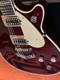 GRETSCH G6228FM PLAYERS EDITION JET™ BT WITH V-STOPTAIL AND FLAME MAPLE