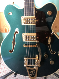 GRETSCH G6609TG PLAYERS EDITION BROADKASTER® CENTER BLOCK DOUBLE-CUT WITH STRING-THRU BIGSBY® AND GOLD HARDWARE