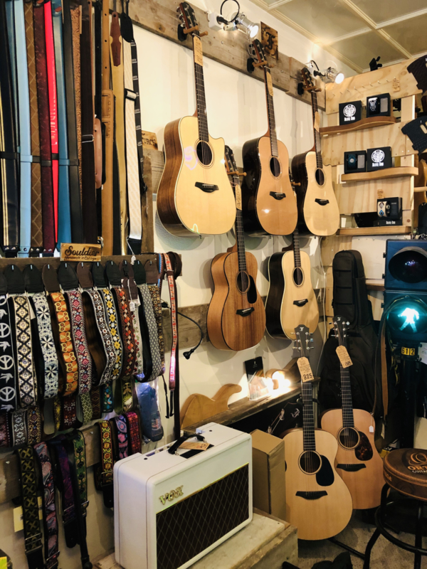 Snel Tutor auditie Shop | GUITARS | Guitar Chop Shop