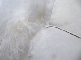 White Blizzard Sheepskin Rug, +/- 140 x 140 cm (90)