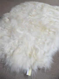 White Icelandic Sheepskin Rug, +/- 145 x 210 cm (75)