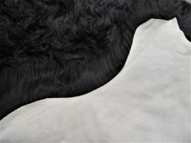 Black Icelandic Sheepskin Rug, +/- 120 x 180 cm (3)