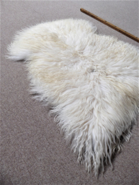 White Curly Icelandic Sheepskin S (4231)