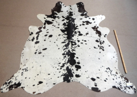 Black-White Cowhide L (226)