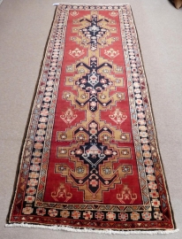 Hamadan Rug, 117 x 303 cm