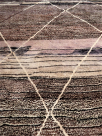 Mrirt Rug, 270 x 376 cm