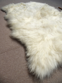 White Icelandic Sheepskin Rug, Triple, +/- 115 x 170 cm (27)