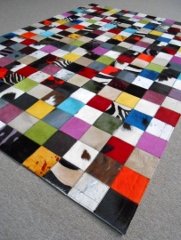 Multicolor Squares without Border