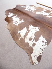 Brown-White Cowhide S (93)