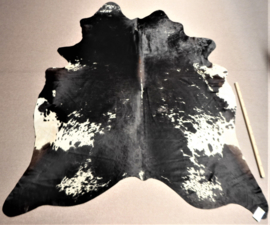 Black-White Cowhide XL (33)