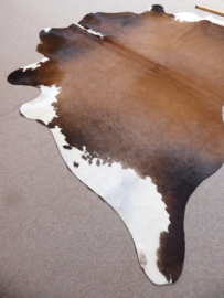 Tri-Coloured Cowhide M (209)