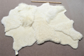 White Blizzard Sheepskin Rug, +/- 140 x 190 cm (9)