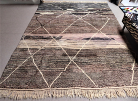 Mrirt Rug, 270 x 376 cm