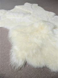 White Blizzard Sheepskin Rug, +/- 140 x 190 cm (9)