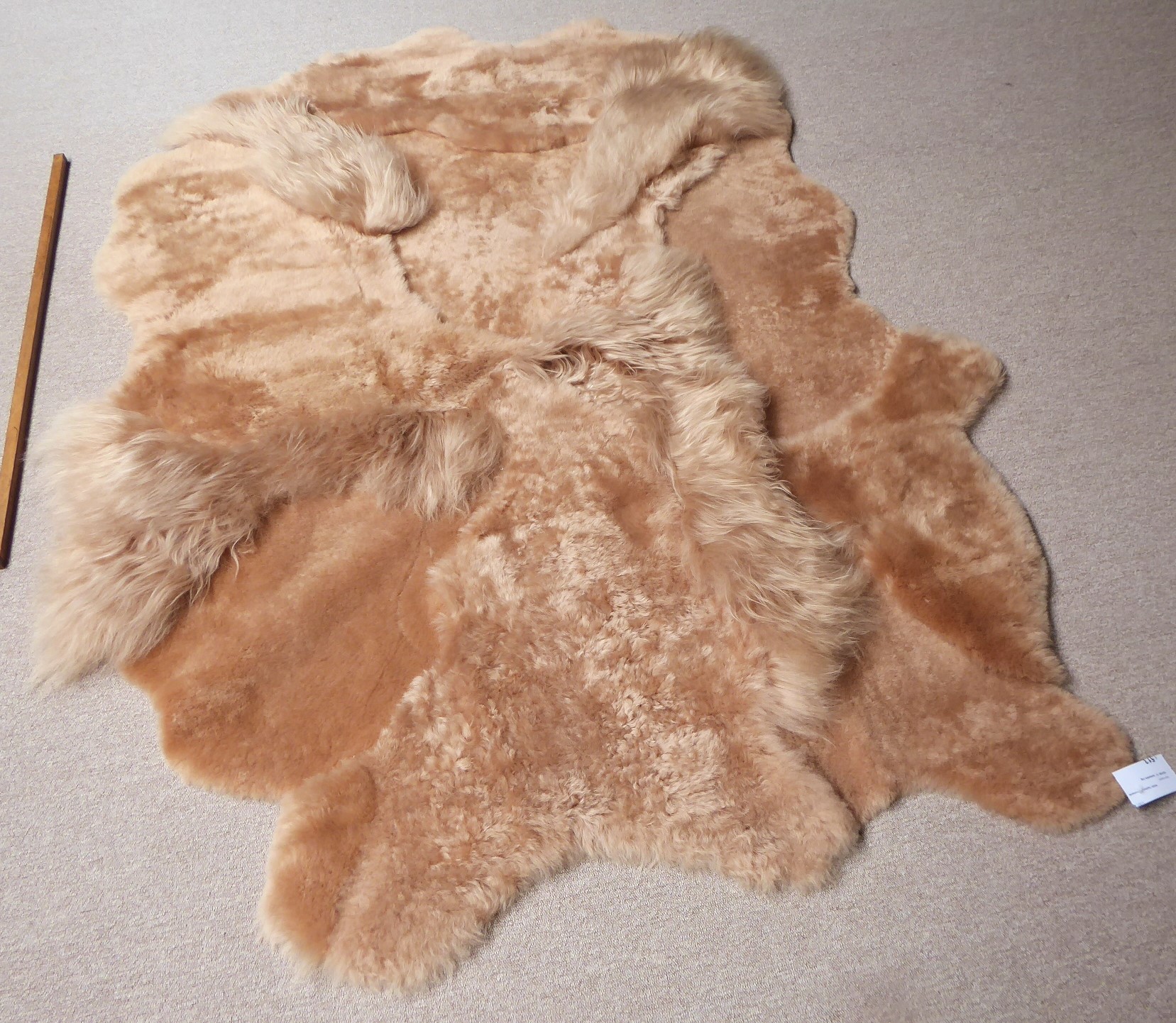 Tan Blizzard Sheepskin Rug, +/- 140 x 190 cm (9)