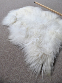 White Icelandic Sheepskin S (901)