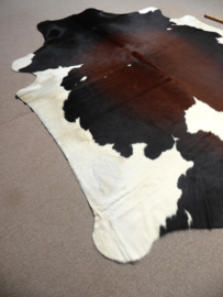 Tri-Coloured Cowhide L (218)