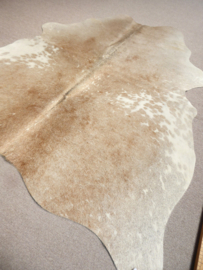 Beige-Witte Koeienhuid S (504)