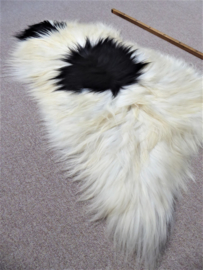 Spotted Icelandic Sheepskin M (527)