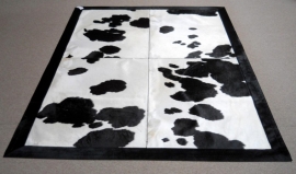 Zwart-Wit Koeienhuid Tapijt, 180 x 240 cm.
