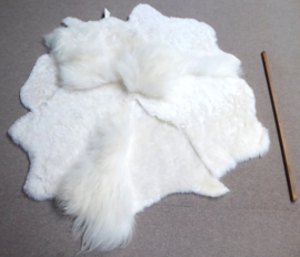White Blizzard Sheepskin Rug, +/- 150 x 150 cm (30)