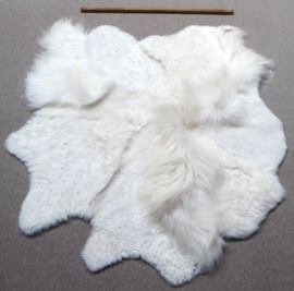 White Blizzard Sheepskin Rug, +/- 140 x 140 cm (31)