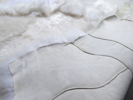 White Blizzard Sheepskin Rug, +/- 190 x 250 cm (302)