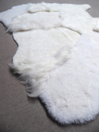 White Blizzard Sheepskin Rug, +/- 150 x 230 cm (33)
