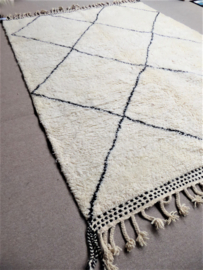 Beni Ouarain Rug, 220 x 300 cm