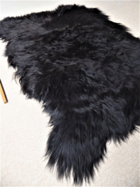 Black Icelandic Sheepskin Rug, +/- 120 x 170 cm (4)