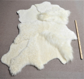 White Blizzard Sheepskin Rug, +/- 140 x 190 cm (9)