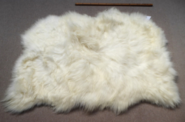 White Icelandic Sheepskin Rug, Triple, +/- 115 x 170 cm (27)