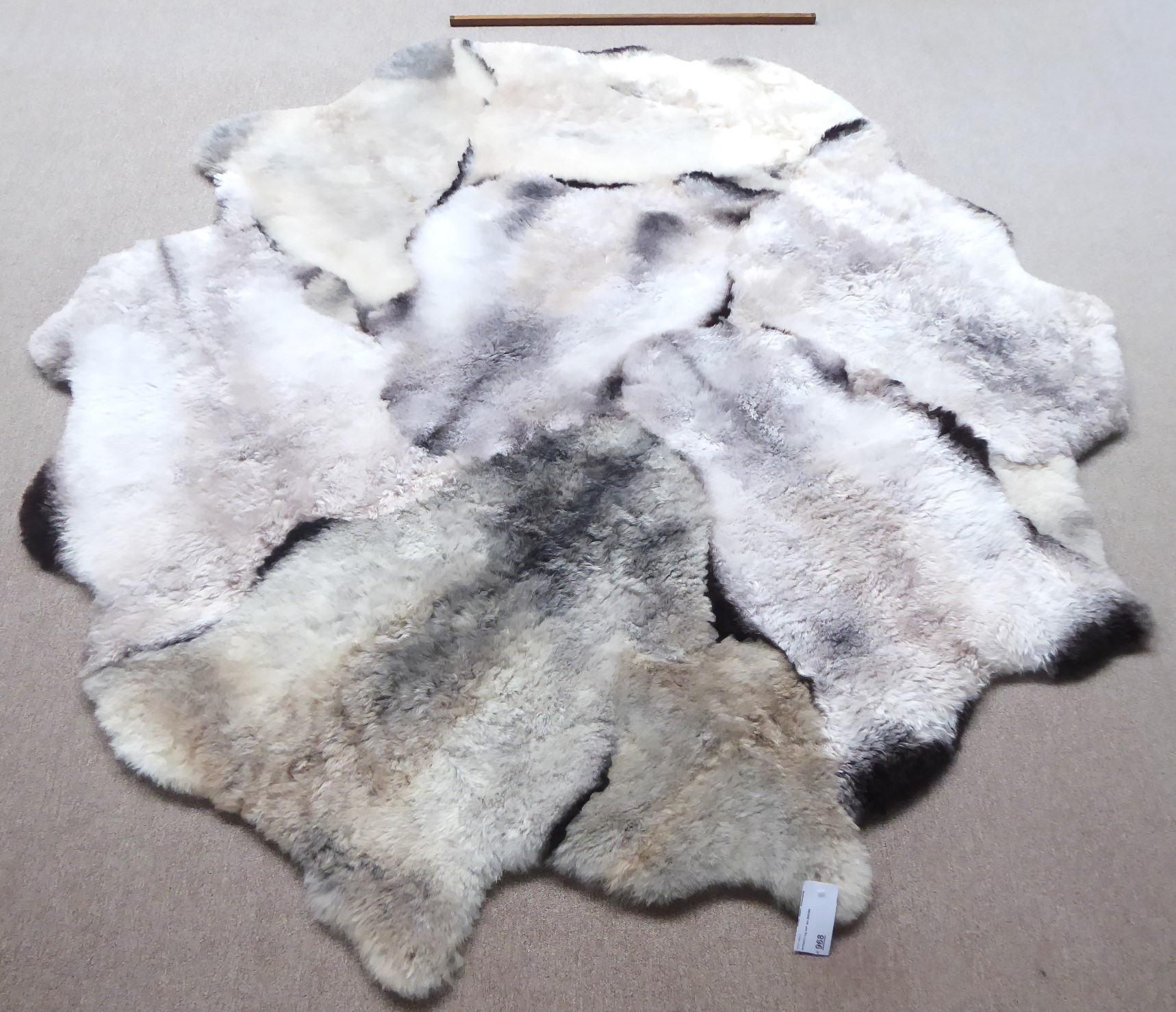 Mélange Shorn Sheepskin Rug, +/- 220 x 220 cm (6)