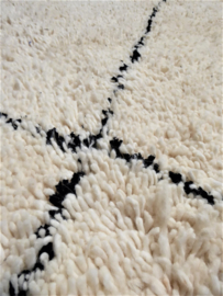 Beni Ouarain Rug, 260 x 360 cm