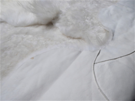 White Blizzard Sheepskin Rug, +/- 190 x 240 cm (65)